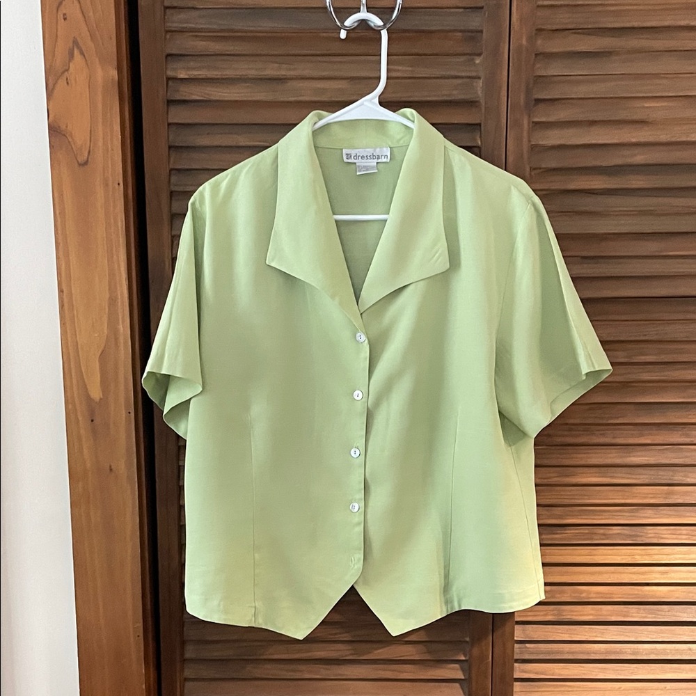 Light Green Button Front Short-Sleeve Blouse (XL)